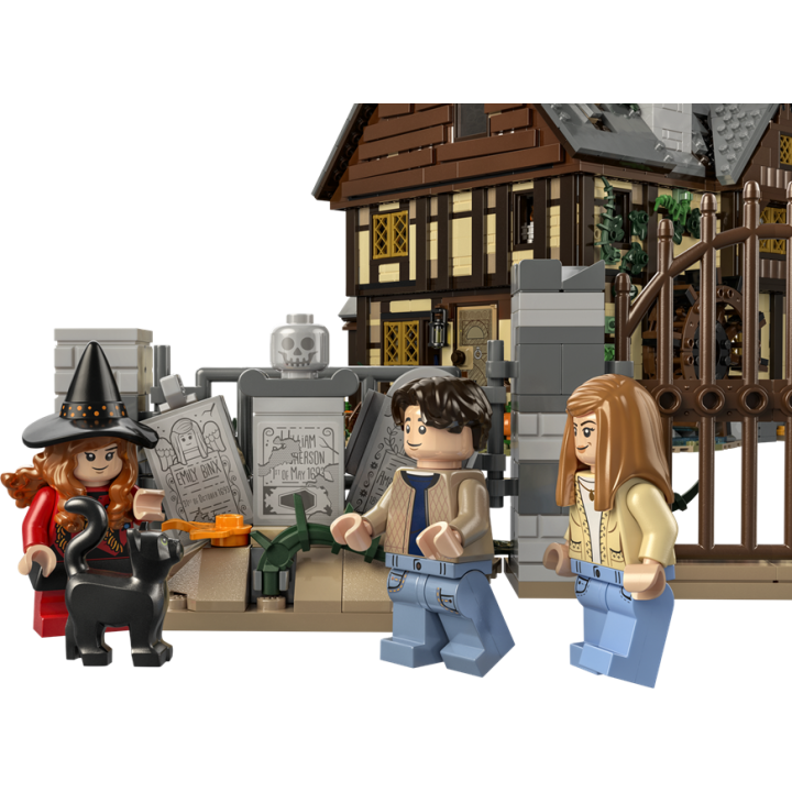Disney Hocus Pocus: il cottage delle sorelle Sanderson - Lego Ideas 21341