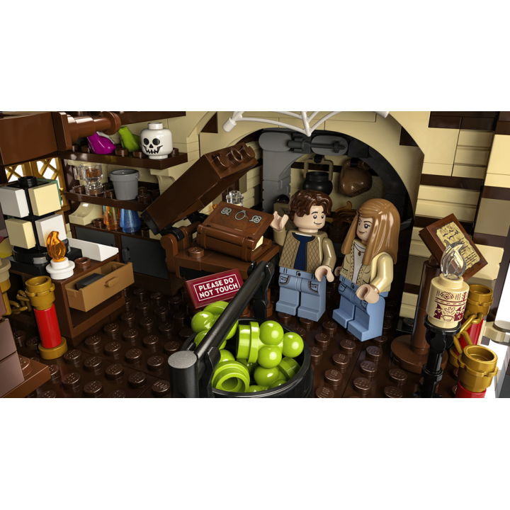 Disney Hocus Pocus: il cottage delle sorelle Sanderson - Lego Ideas 21341