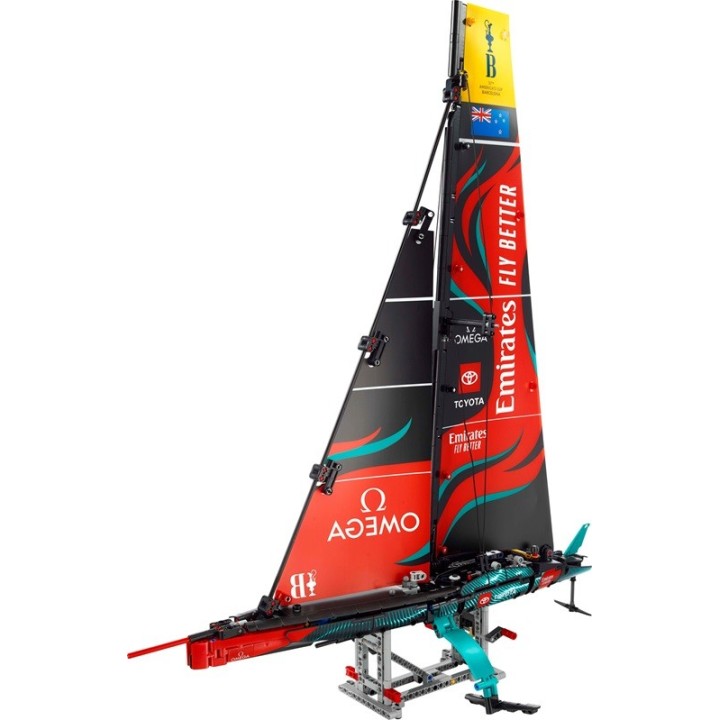 Yacht Emirates Team New Zealand AC75 - Lego Technic 42174
