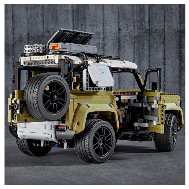 Land Rover Defender - Lego Technic 42110 - MondoBrick.it